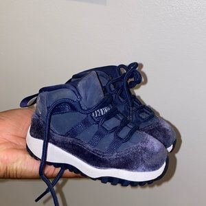 Air Jordan 11 retro midnight navy velvet